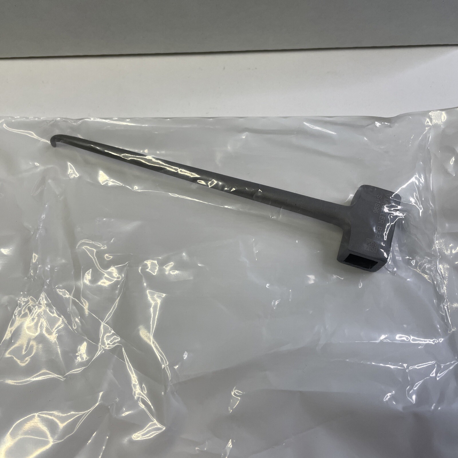 V Mueller S-1896 Shadow-Line McCulloch Retractor Blade Hook, 100mm