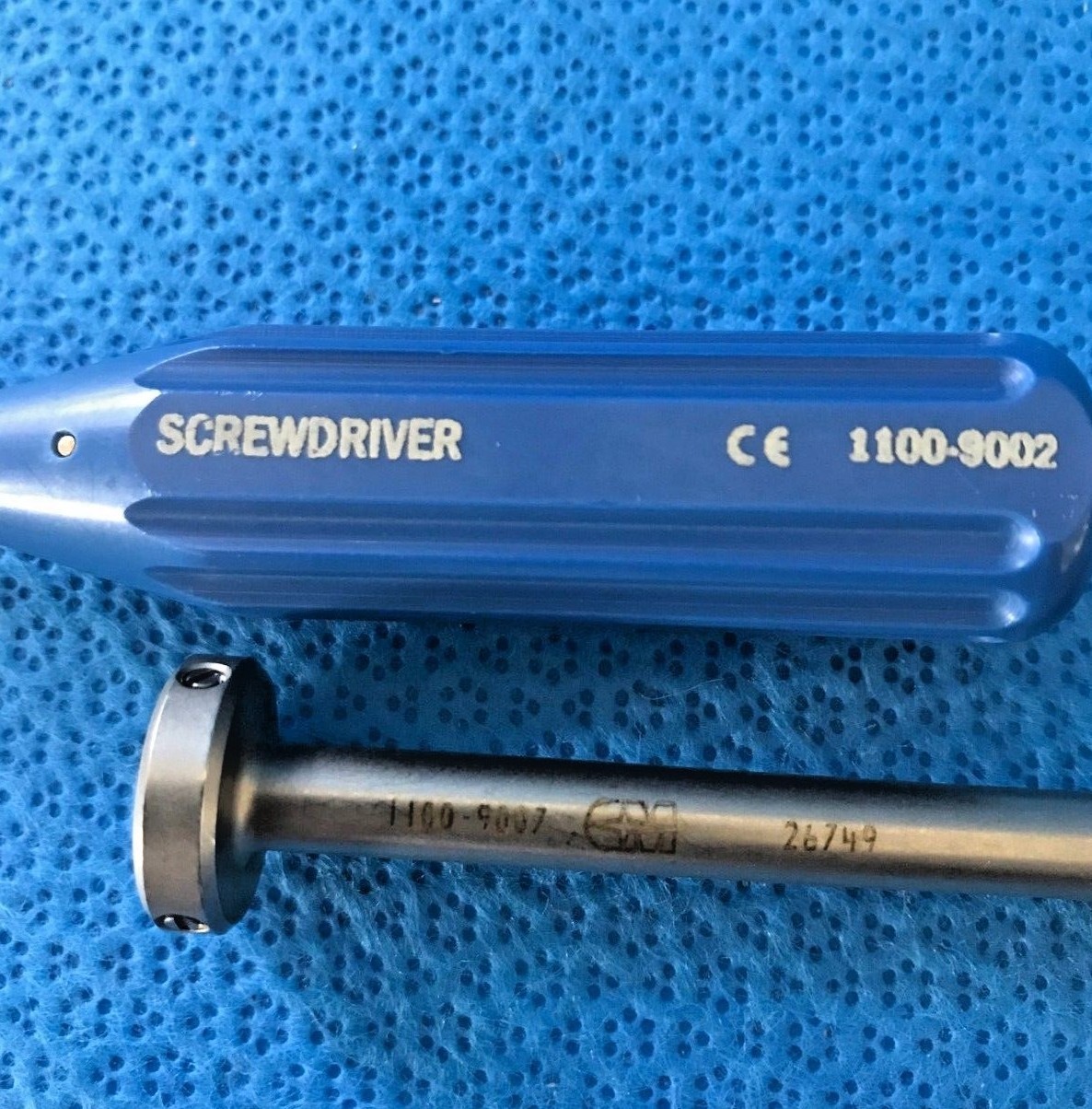 Biomet 1100-9002 & 1100-9007 2.5mm Hex Screwdriver w/ Screw Holder, Spine Neuro
