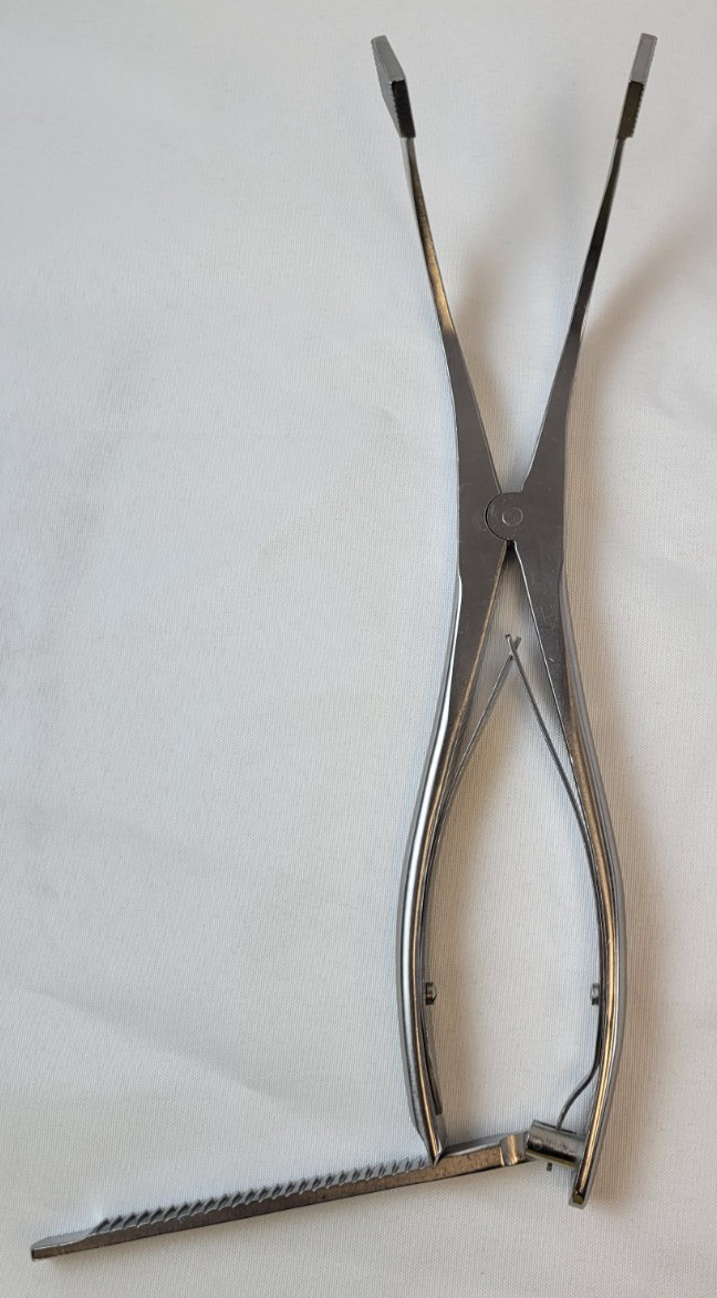 Orthomed OM 90-1875 Femoral Tibial Spreader, Grooved Pads, 22x13mm, 50mm Max