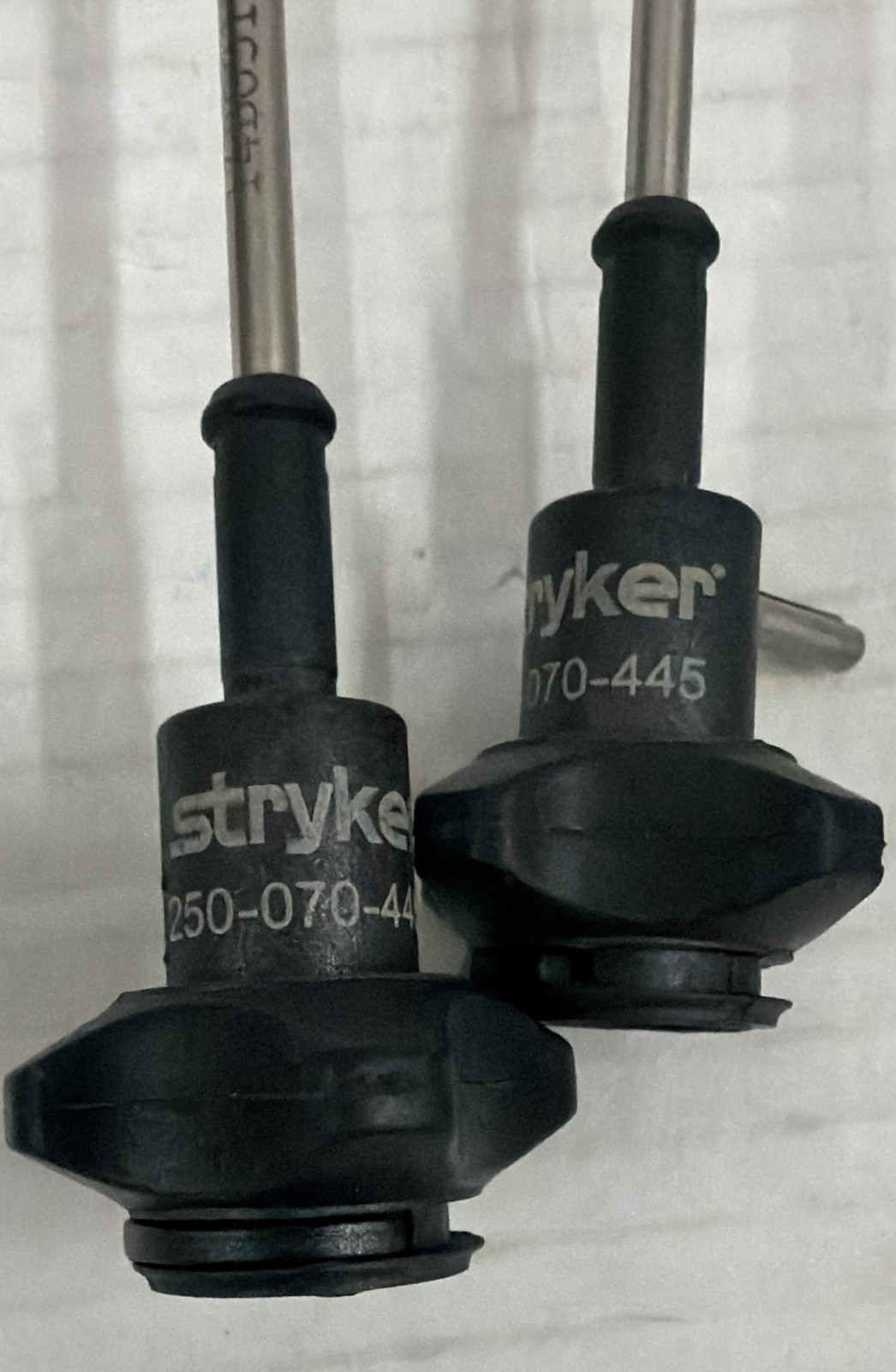 2 Stryker 250-070-445 Spoon Tip Probe & 250-070-460 Insulated Outer Sheath (1)