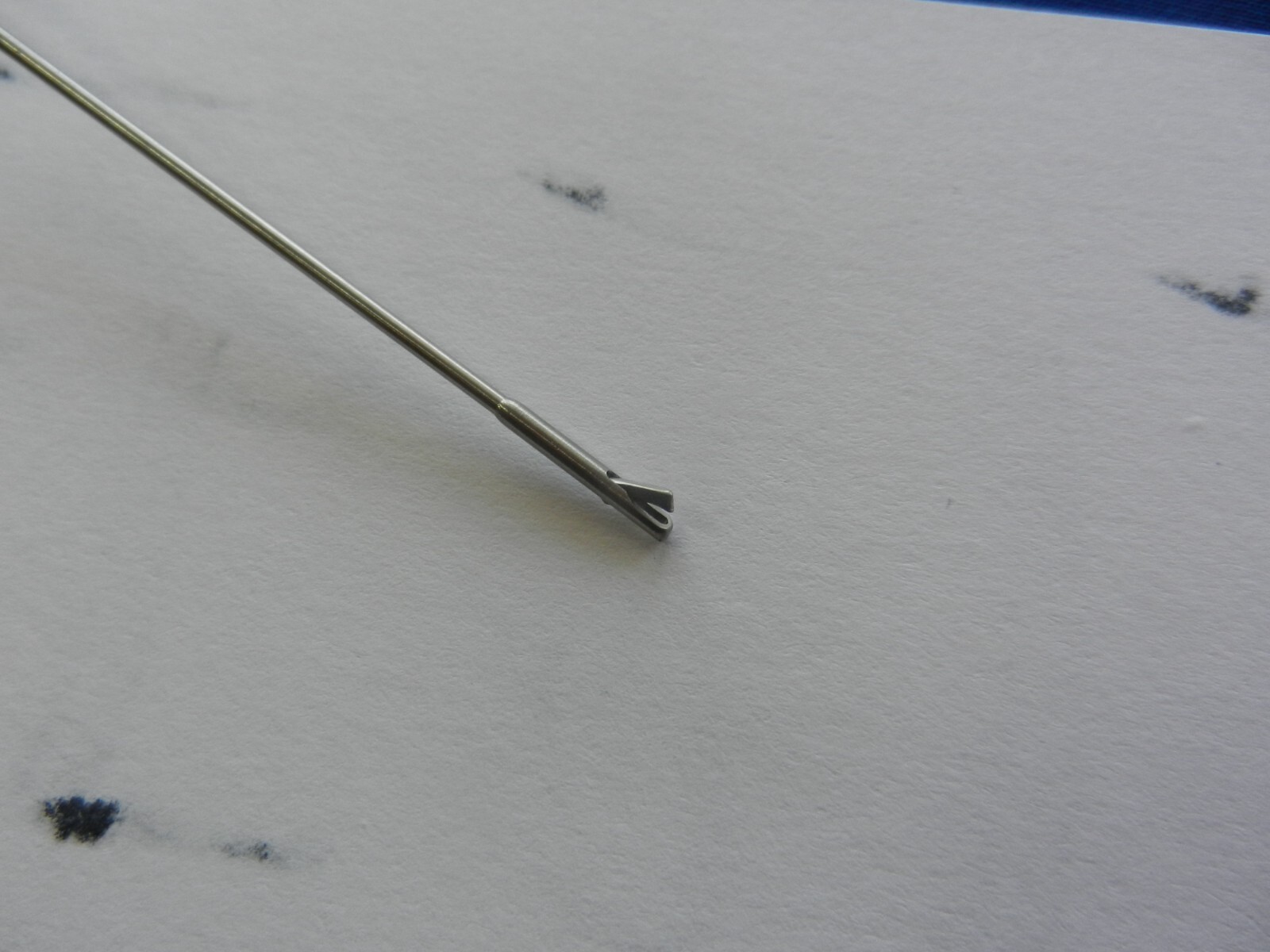 E5212 R. Wolf 8462.6318 Laparoscopic Punch Forceps 5fr x 640WL