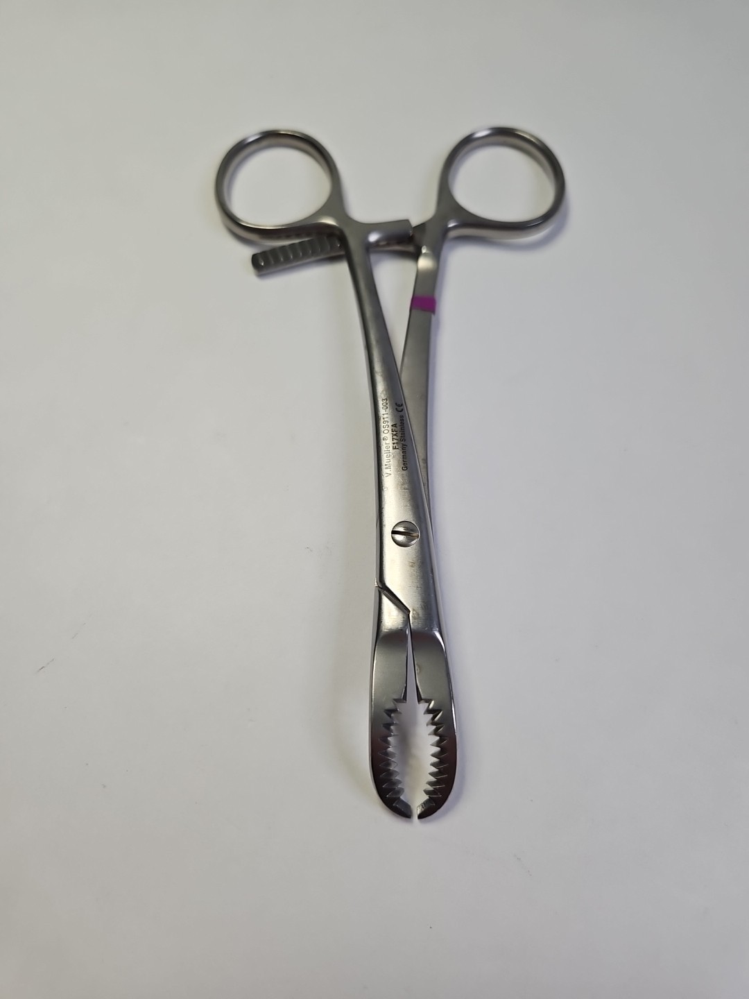 V Mueller OS911-003 Bone Reduction Forceps, Ratchet, Serr, 5-1/2″