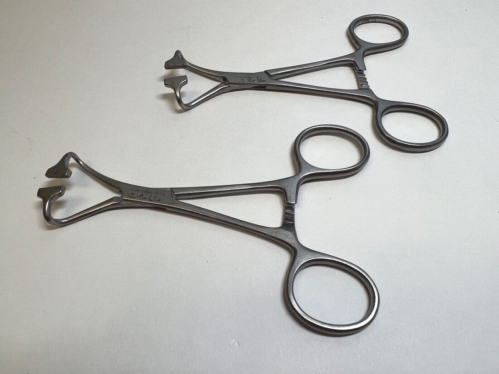 Lot Of 2 V. Mueller SU2936 Towel Clamp 5-1/4″ Non-Perforating Jaws