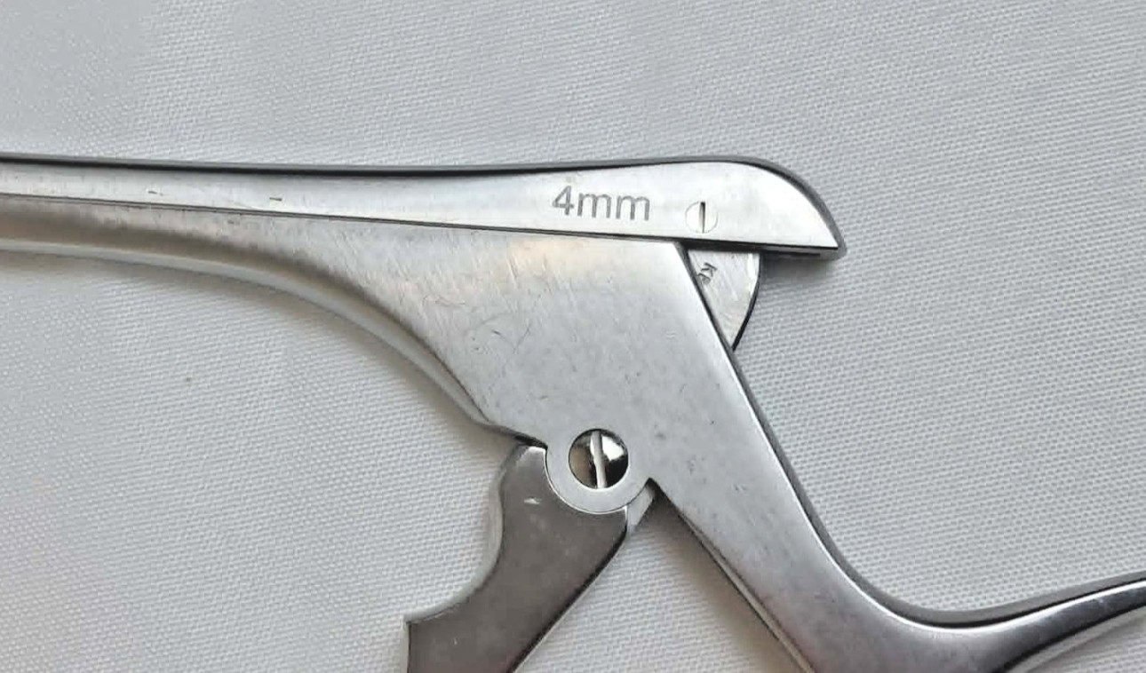 V. Mueller NL4281-064 Ferris-Smith Kerrison Rongeur Straight 4mm 6″