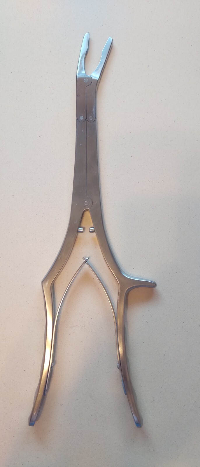 ALIF RONGEUR **KOROS USA** DOWN ANGLED, 4MM DOUBLE ACTION RONGEUR