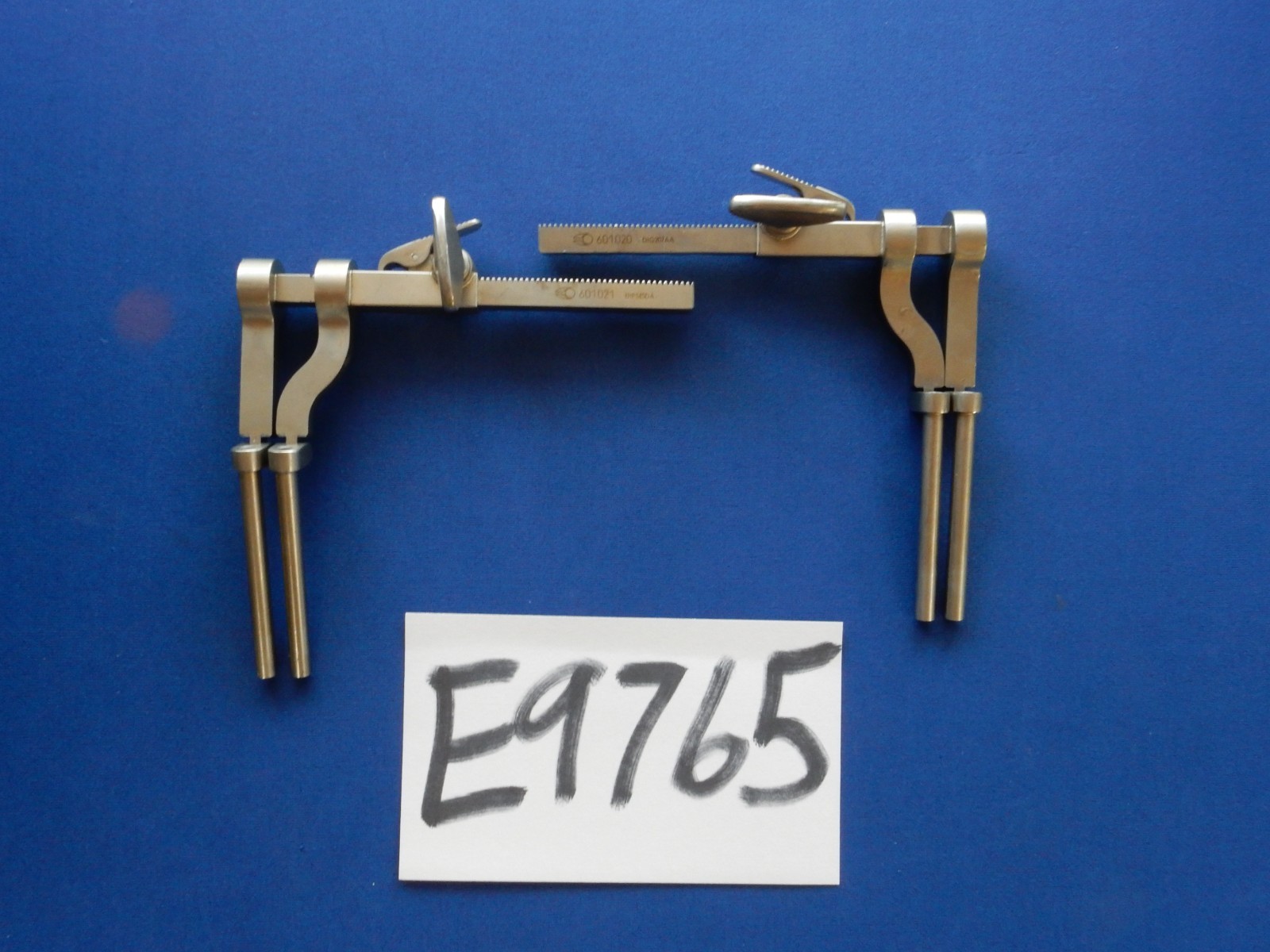Globus Medical Left & Right Cervical Distractor Set 601.020, 601.021