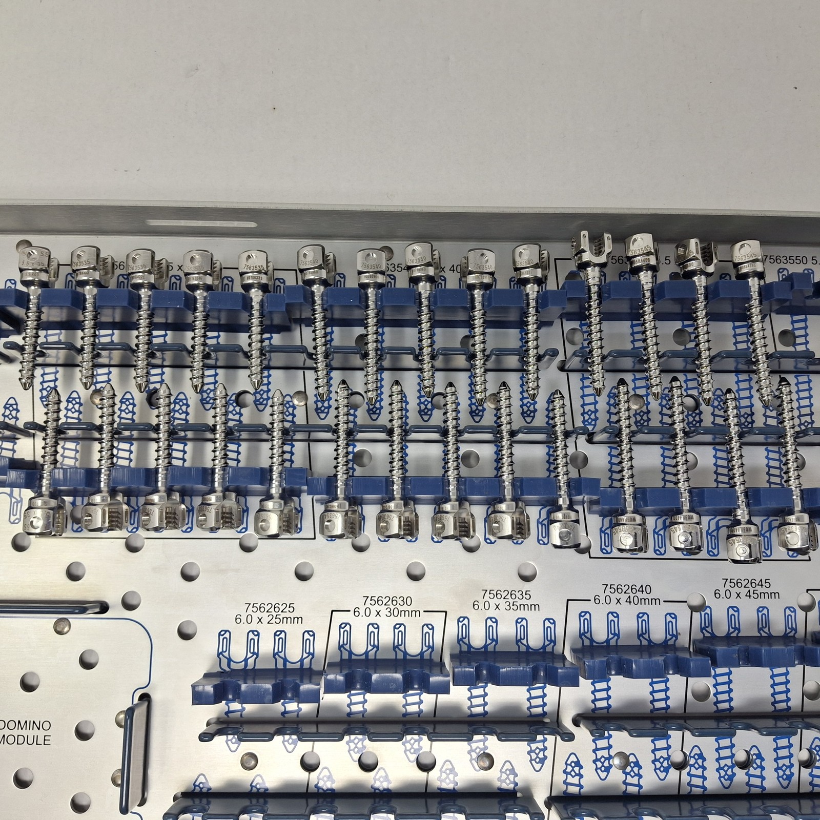 Medtronic CD Horizon Legacy Fixed Angle Screws Implant Tray