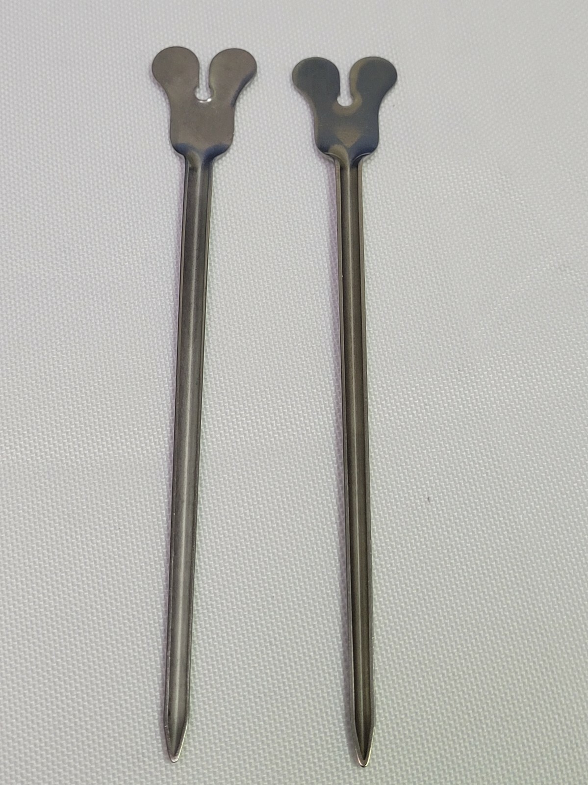 Pair of V. Mueller SU10820550 5.5″ Grooved Probe Directors Orthopedic