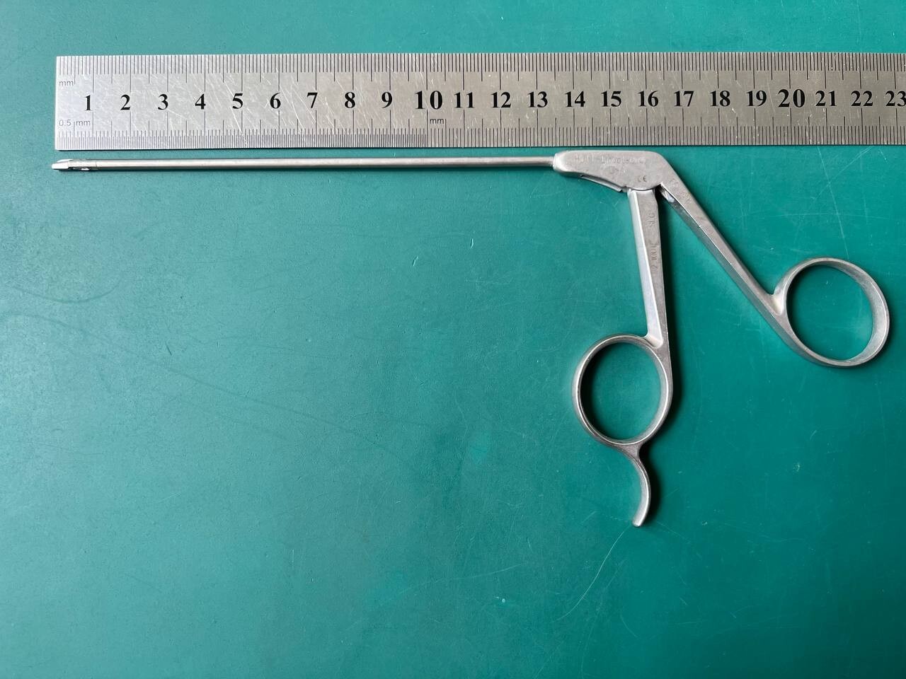 Linvatec Shutt 2.10011 Arthroscopic Micro Scissors 2.75mm X 130mm