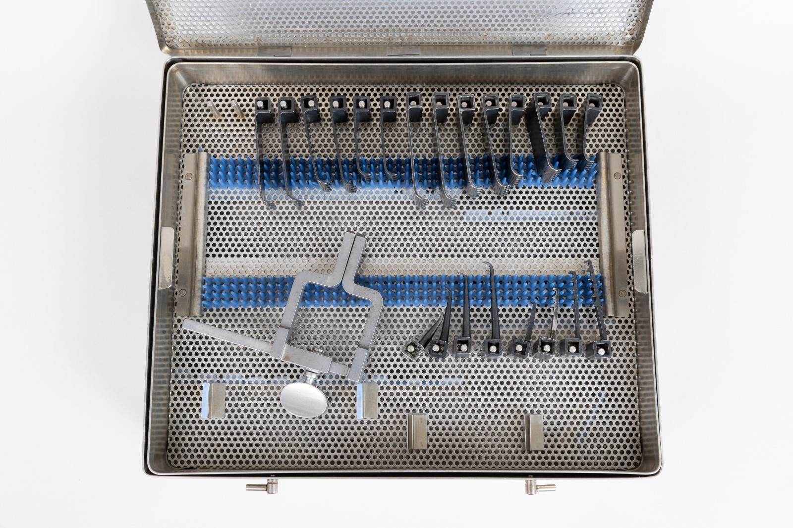 V. Mueller McCulloch Lumbar Retractor – Available at Simon Medical Inc