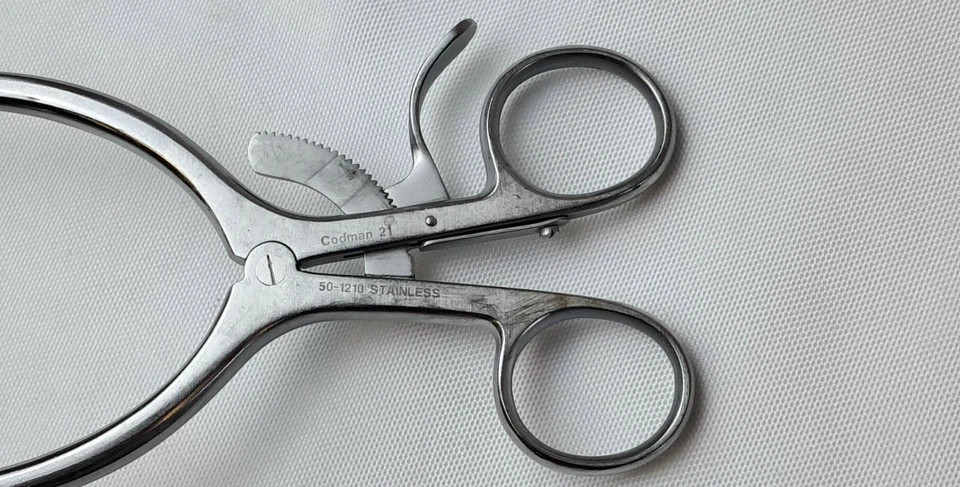Codman 50-1210 Surgical Gelpi Retractor 7-1/4″
