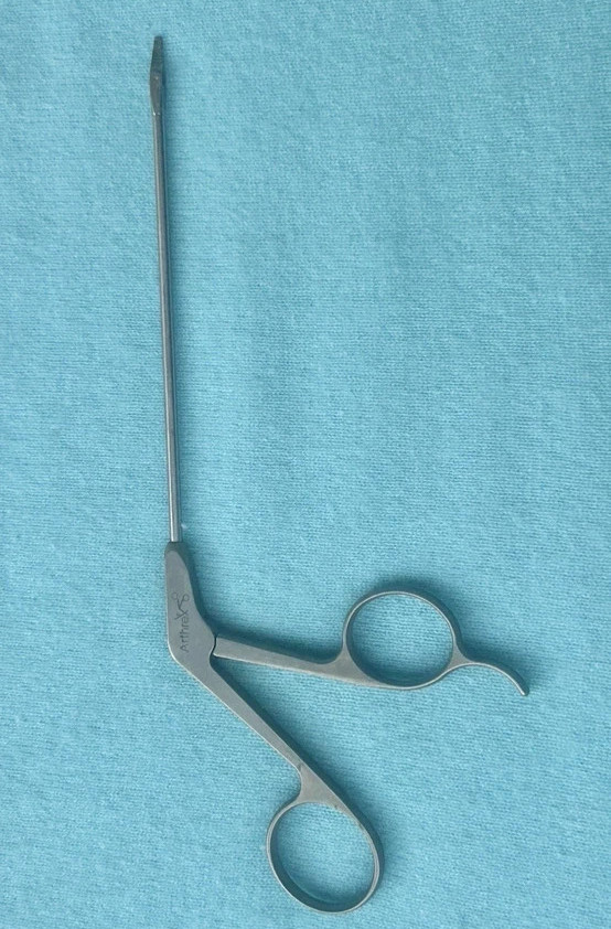 Arthrex Ar-12140 Serrated Straight Tip 3.4mm Arthroscopic Scissor