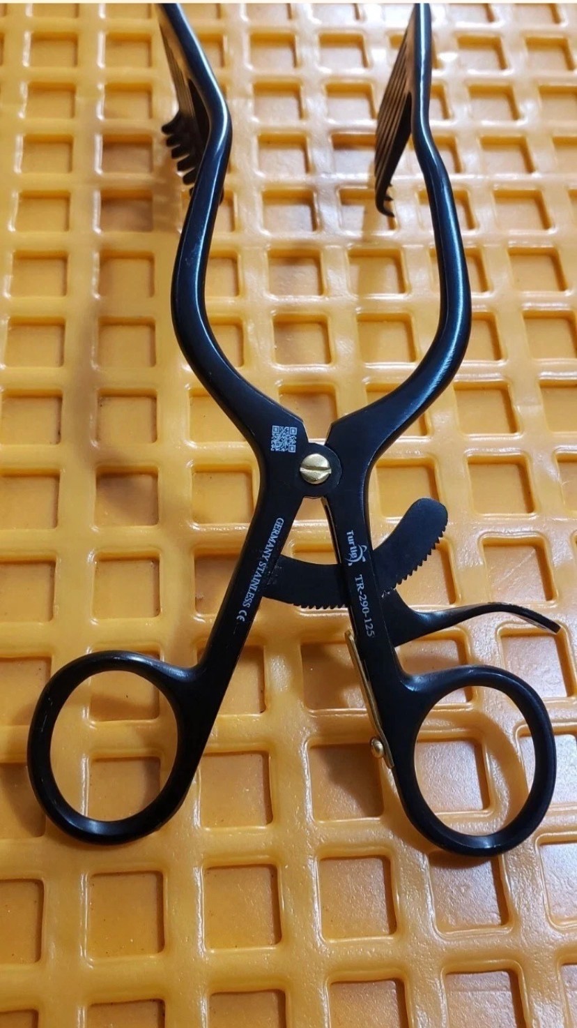 Turtle Surgical MISKIMON Cerebellar Retractor, 7″ Sharp 7×7 Prongs Black Coated