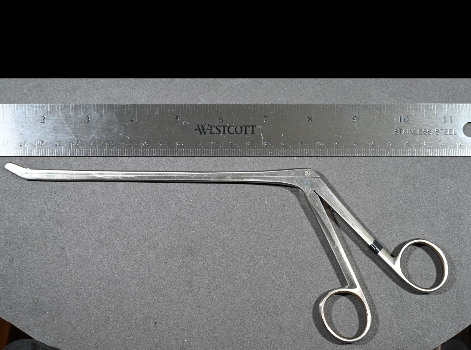 Aesculap MD618 Cushing Rongeur Up-Biting 2 × 10 mm Jaw 7 in Working Length