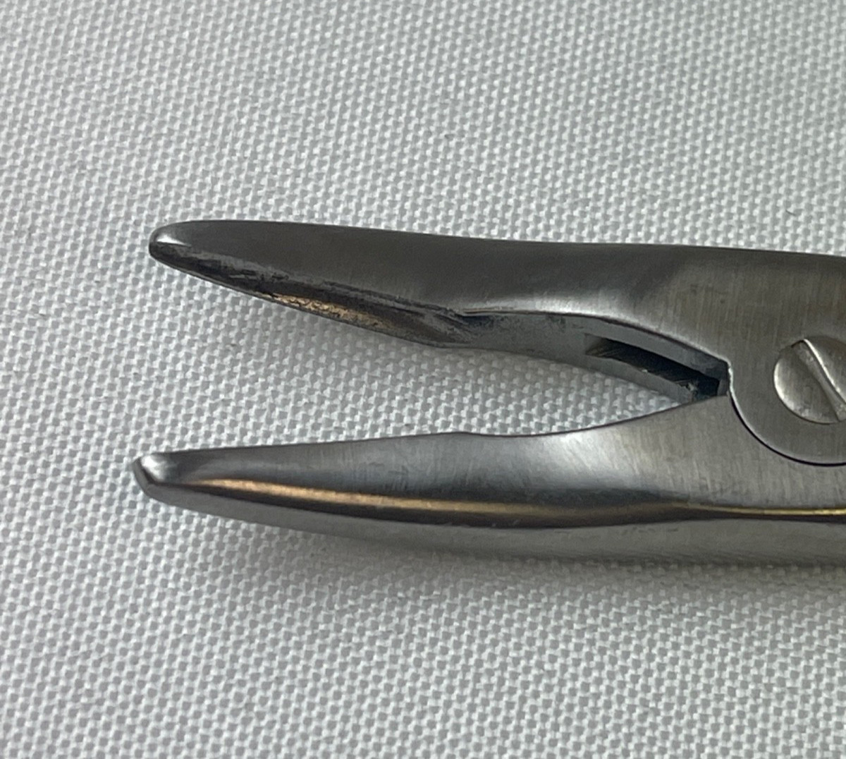 K Medic KM47-522 Beyer Ronguer Curved Jaw 4mm x 15mm D/A 7″ Orthopedics