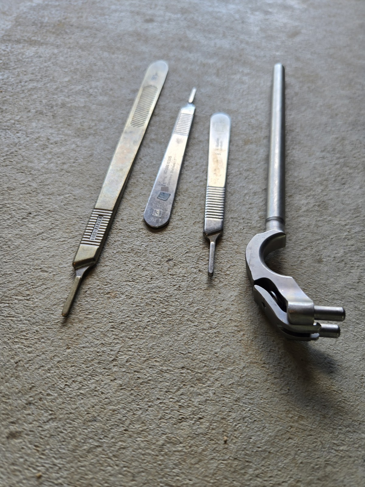 3 Scalpel Handles Bard Parker/ Konig/ Van Mueller & Depuy Tibial Jig Part