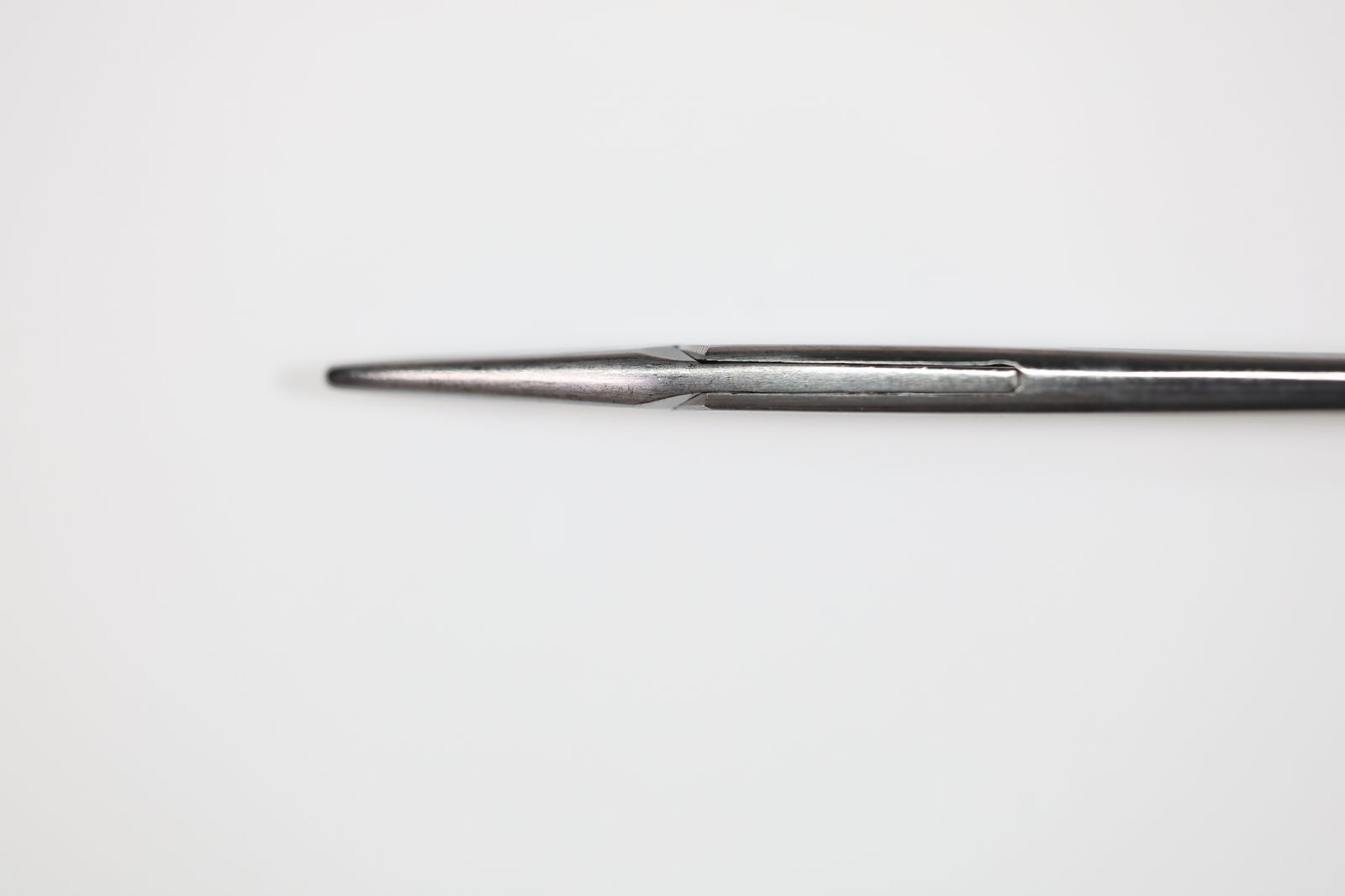 SSI Ultra 32-327 Microvascular Needle Holder, Straight, Serrated, TC, 8-1/8in