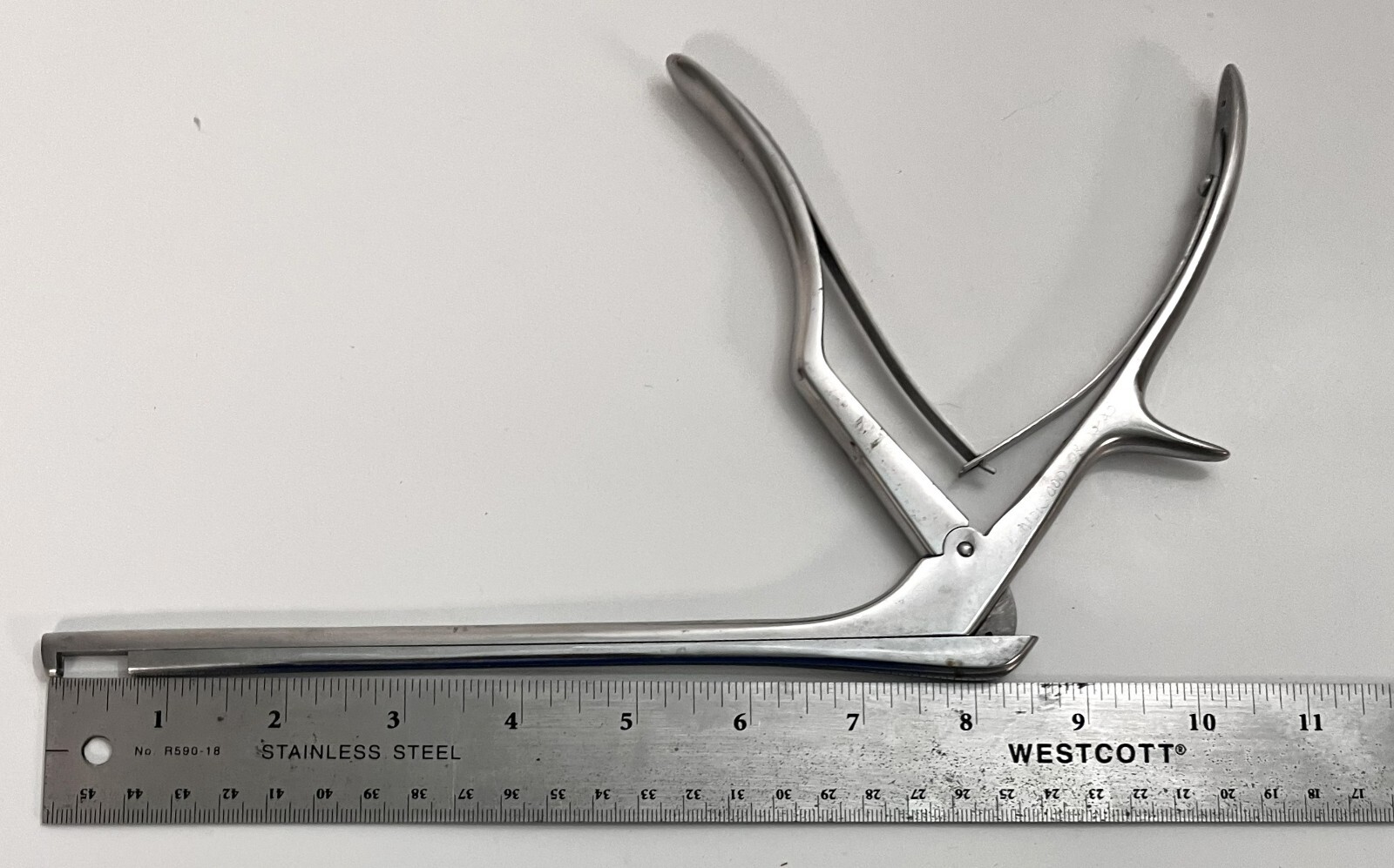 Boss Surgical 11″ Kerrison Rongeur Spurling