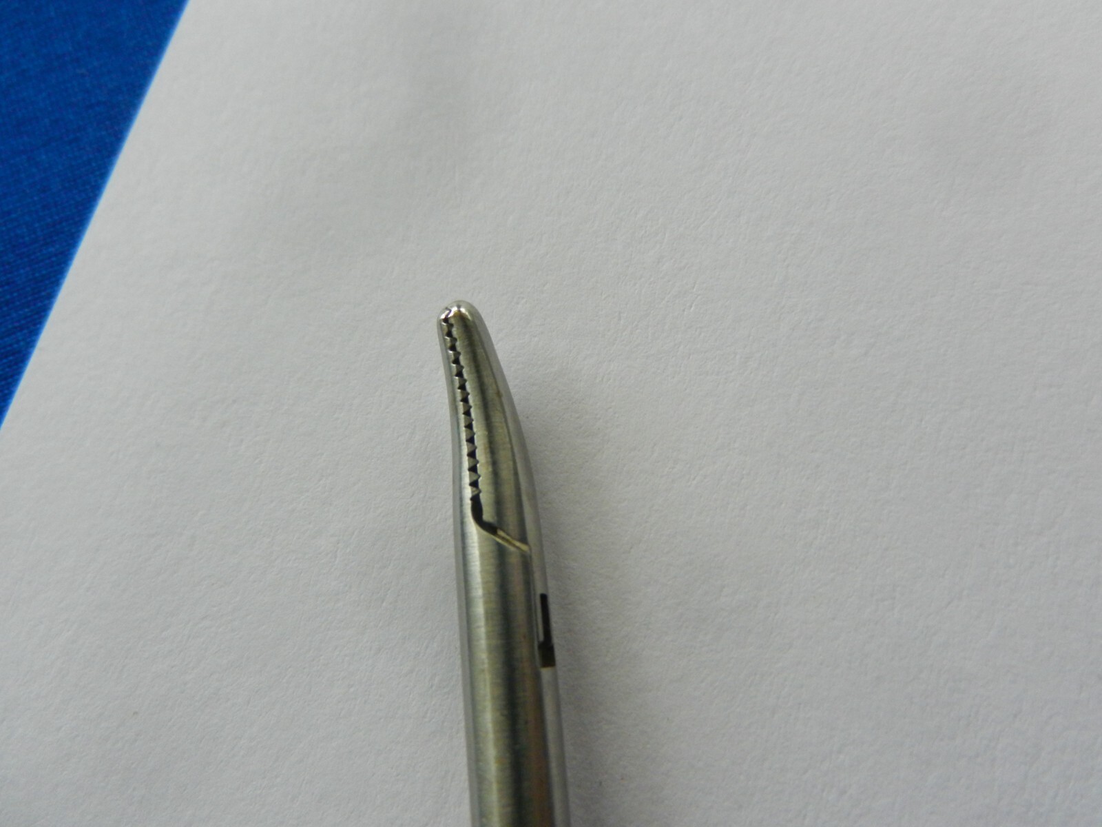 E1441 Elmed Surgical Petelin 30 Degree Curve Serrated Jaw Forceps 52502-20