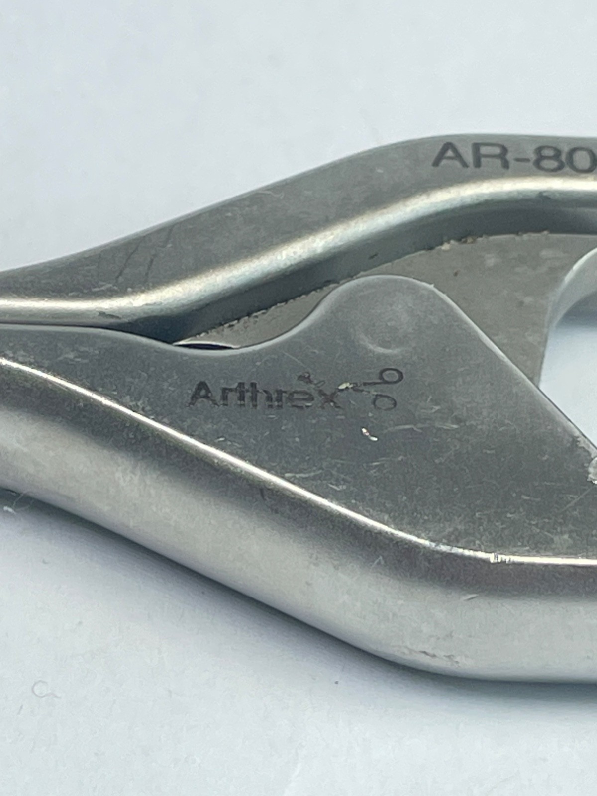 arthrex ar-8005d 020833 pliers (compression staple distractor)