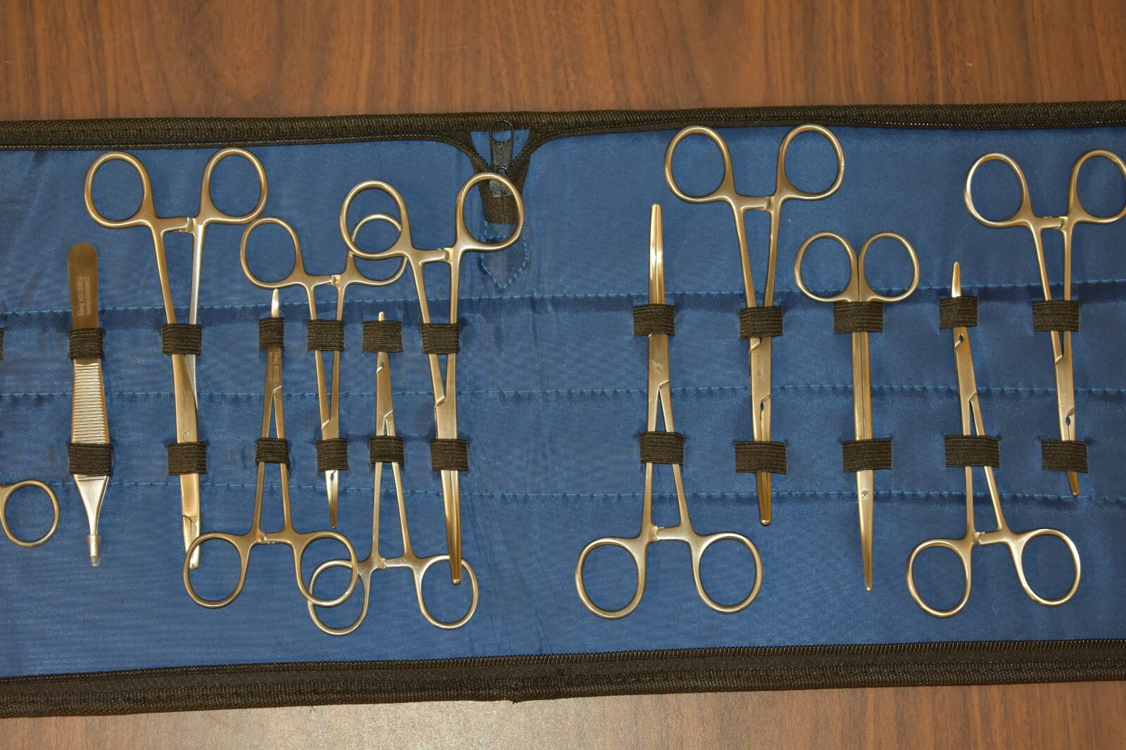 KONIG GENERAL SURGERY SET 18 PCS LEATHER CASE