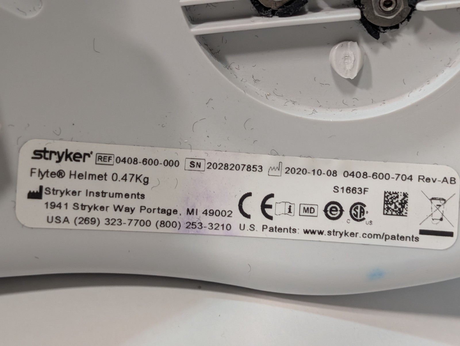 Stryker 0408-600-000 Flyte lightweight reusable surgical safety helmet, 0.47Kg