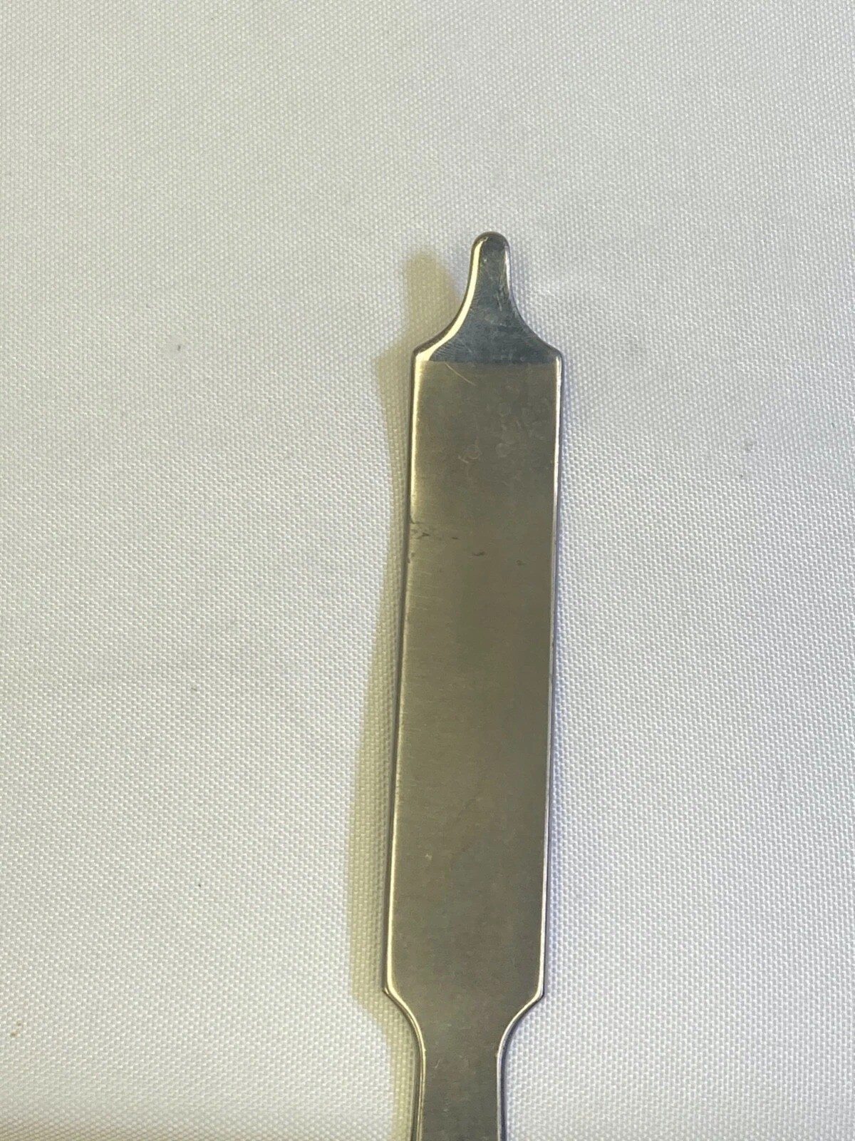 Innomed S3024 Minimally Invasive Hip Retractor Blunt Tip 25mm Blade Width 14.5″L