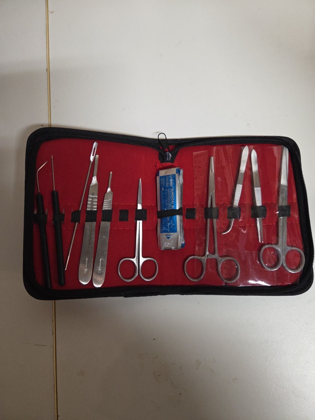 Surgical Dissection Kit In Carrying Case Complete And Compact