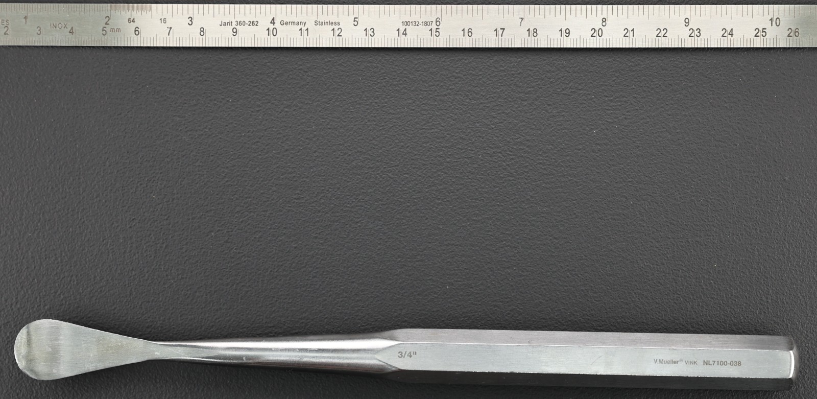 V Mueller NL7100-038 Elevator, Spinal Cobb, 1.25″ x 3/4″ Blade, 9.5″