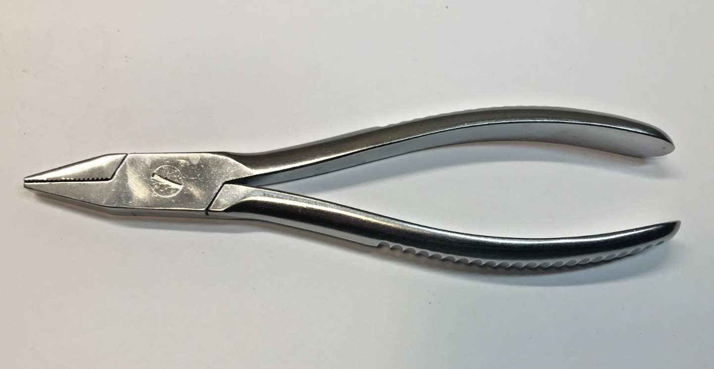 KMedic KM 48-256 Flat Nose K-Wire Pliers 3mm Tip 6.75″