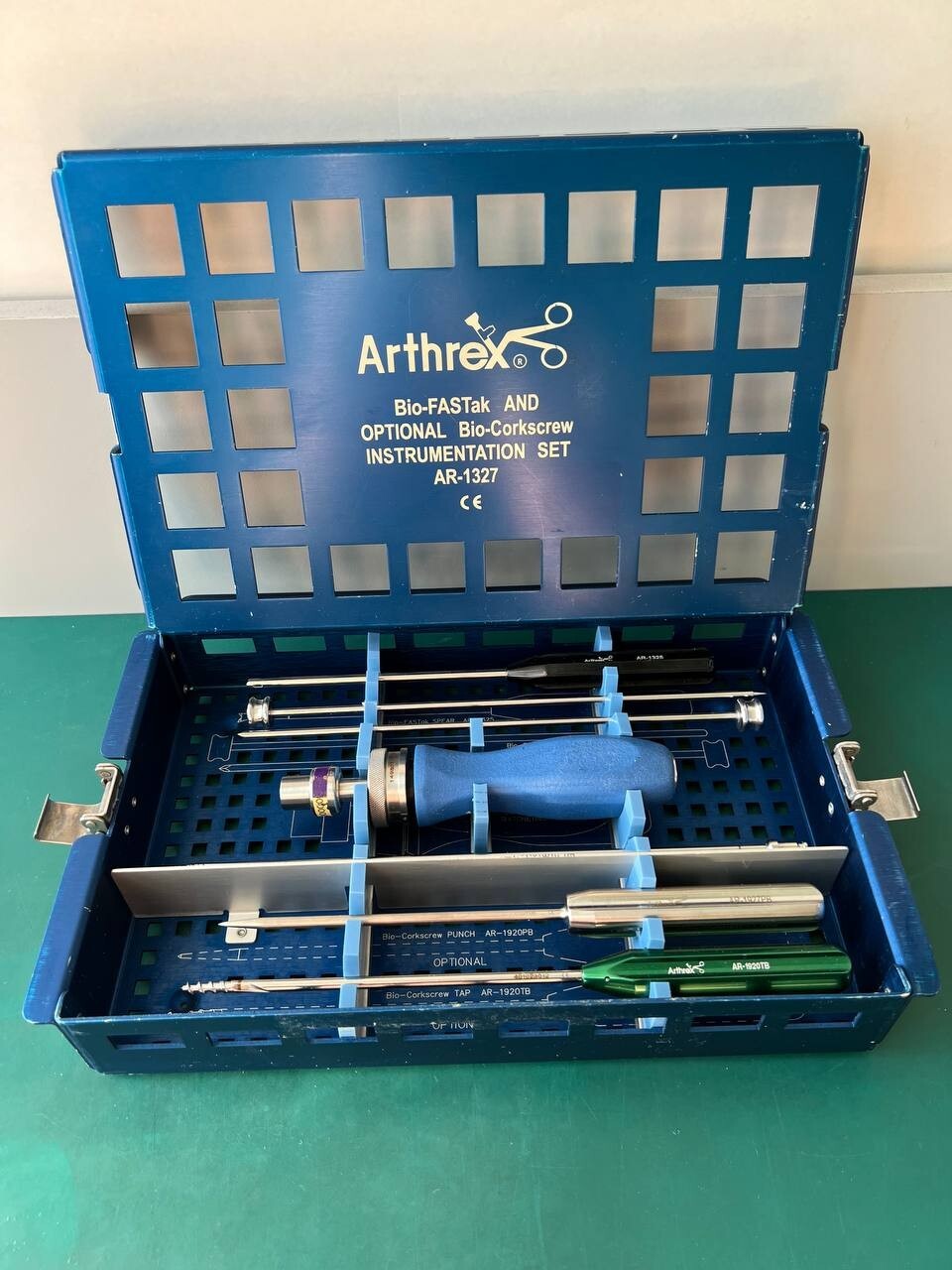 ARTHREX AR-1327, Bio-FASTak and Optional Bio-Corkscrew Instrumentation Set
