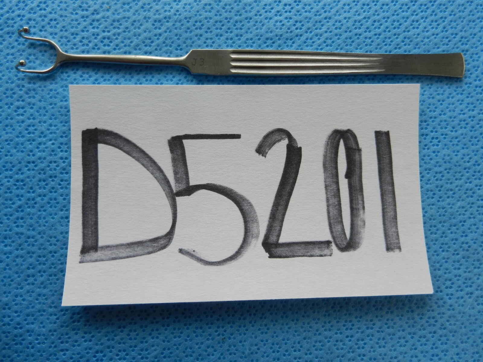 D5201 DI-MAIN Double Prong Retractor Ball Tip 16cm