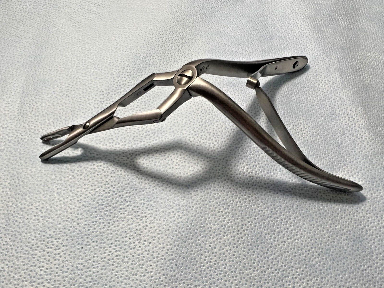 Padgett P4901 Jansen-Middleton Forceps 12.5mm X 5mm Solid Cup Jaws, 7-3/4″ WL