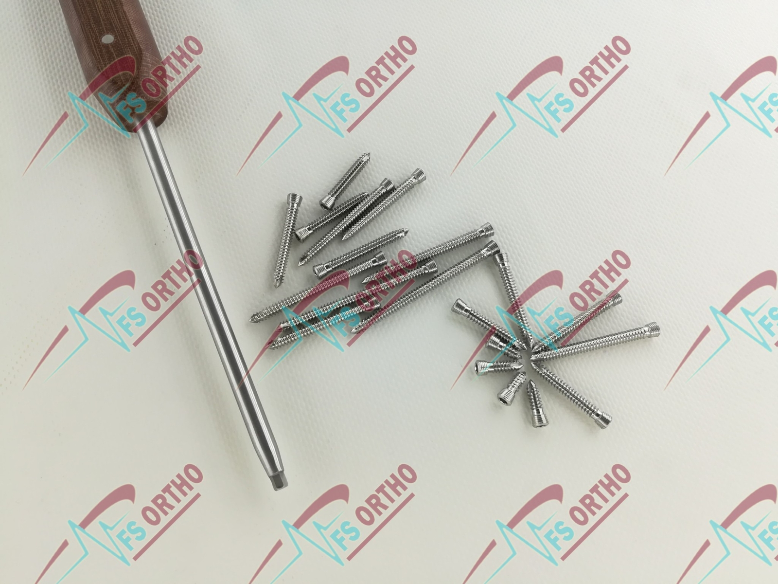 Locking Screws 2.4mm Self Tapping Different Length Set Of 140 PCs Orthopedics