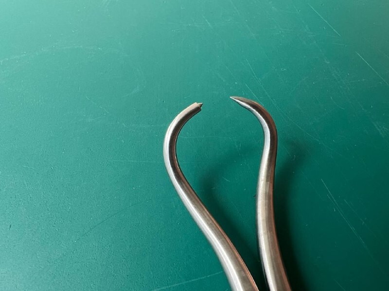 V. Mueller OS911-010 Bone Reduction Forceps Curved 1×1 Sharp Tip Prongs, 8″