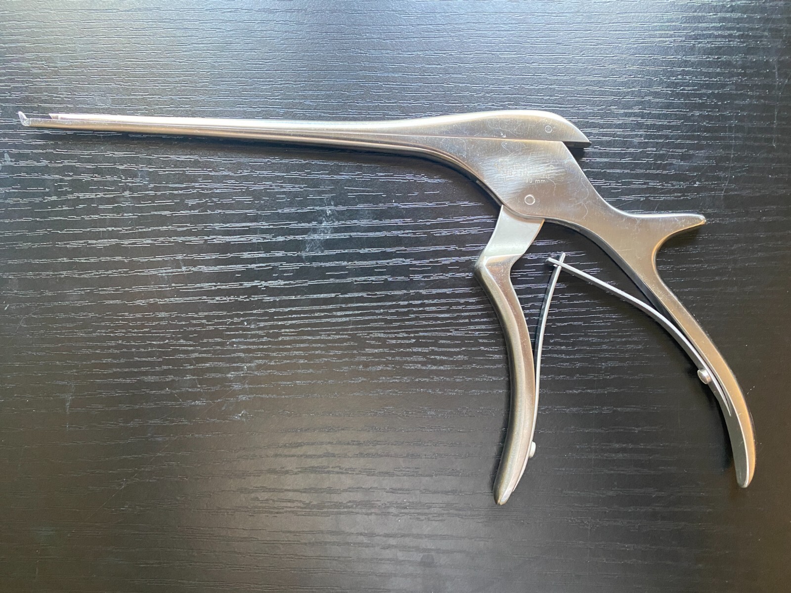 Aesculap Surgical 1mm 40 Degree 7in Rongeur FM821R – Sticks in Closed Position