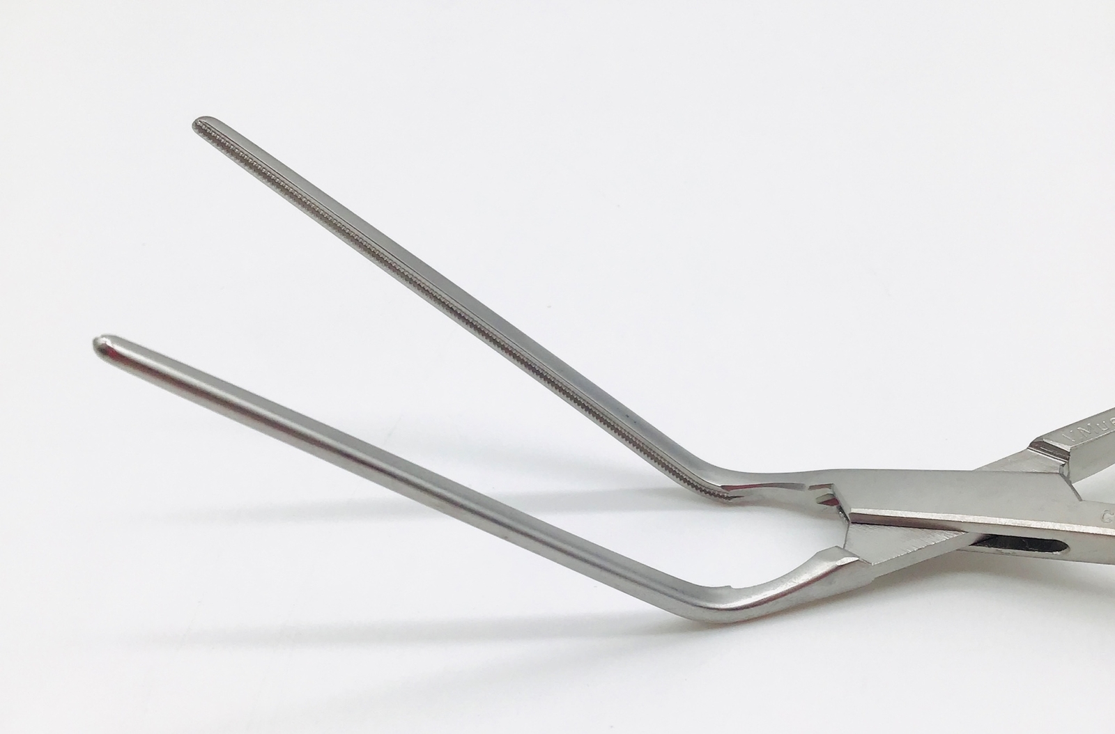 V. Mueller CH7140 DeBakey Peripheral Clamp 7″