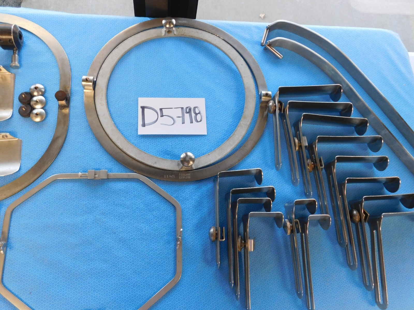 D5798 Smith Large and Small Ring Retractor Set