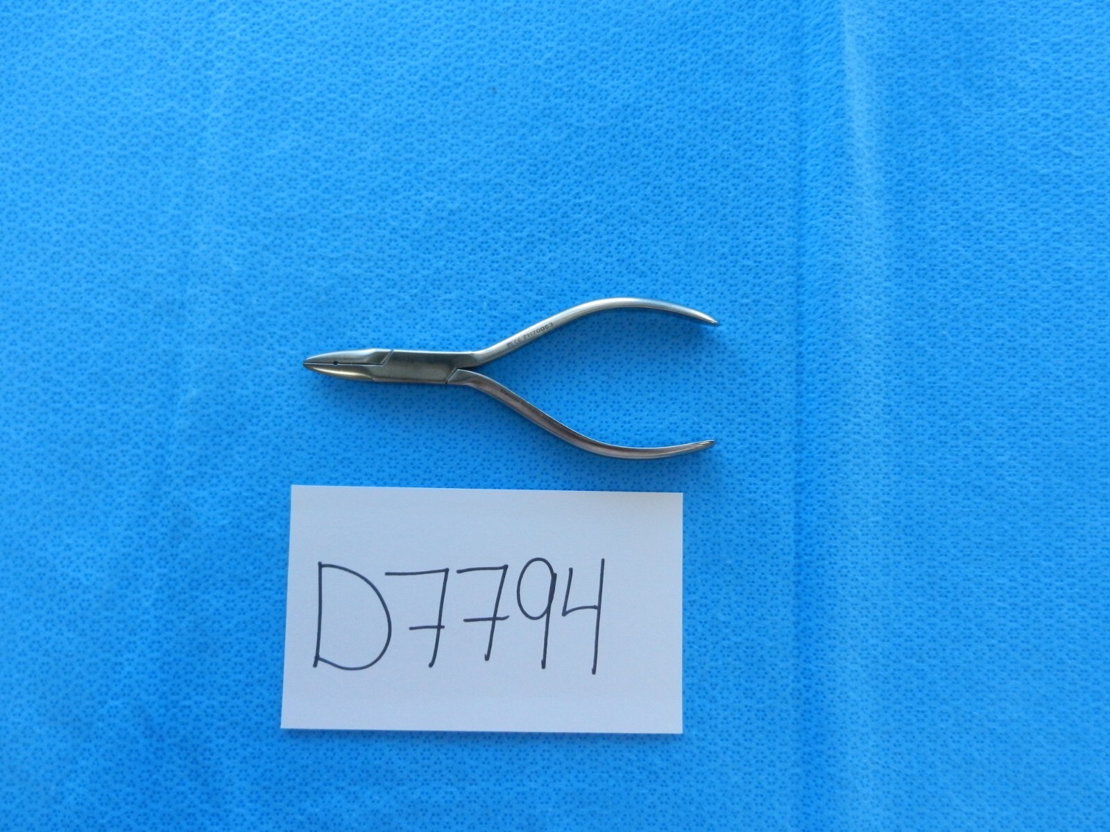 D7794 Richards Smith & Nephew 7117-0063 Wire Bending Pliers 140mm