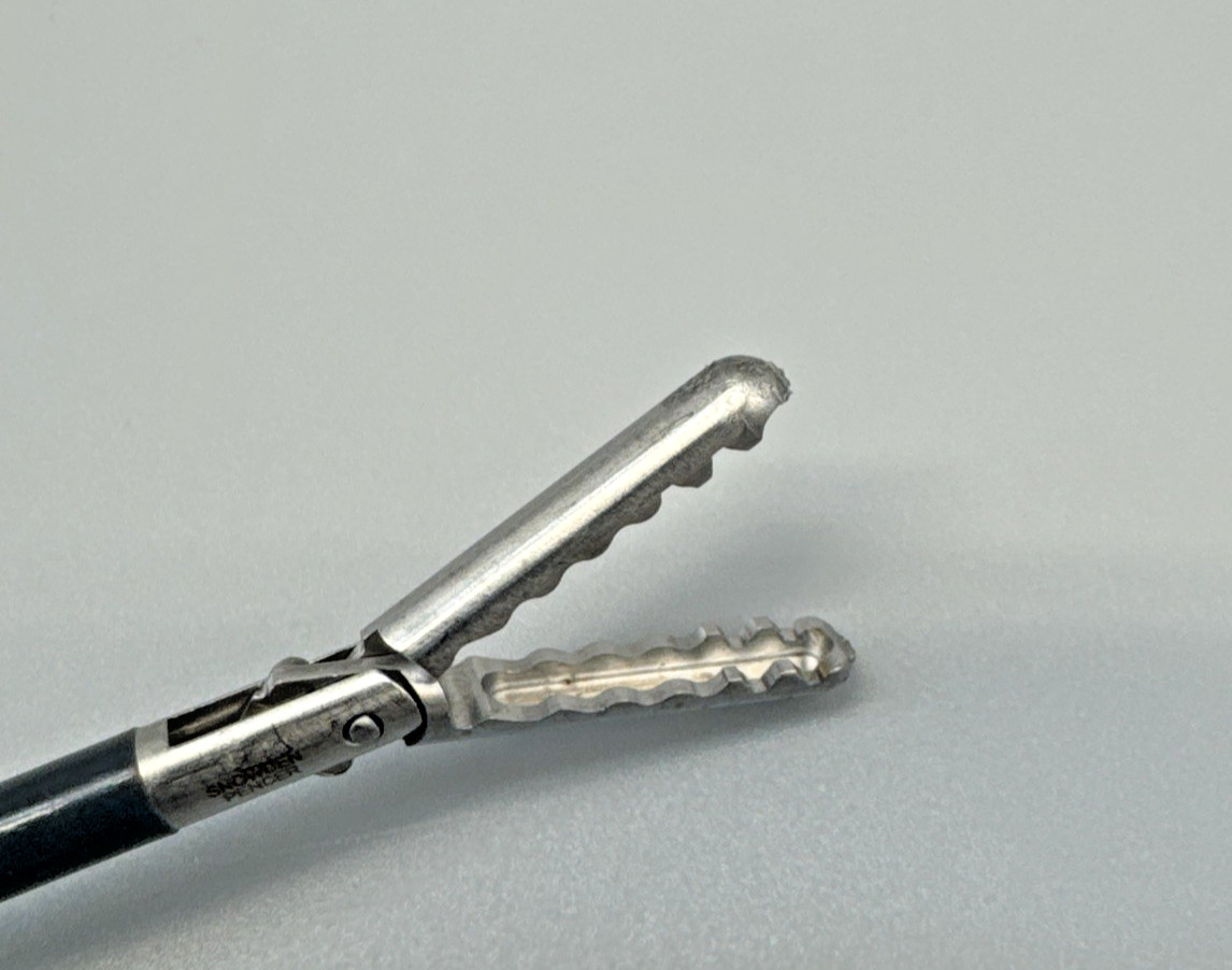 Snowden Pencer 90-6384 Wave Double Action Graspers 5mm Jaw 36cm Long
