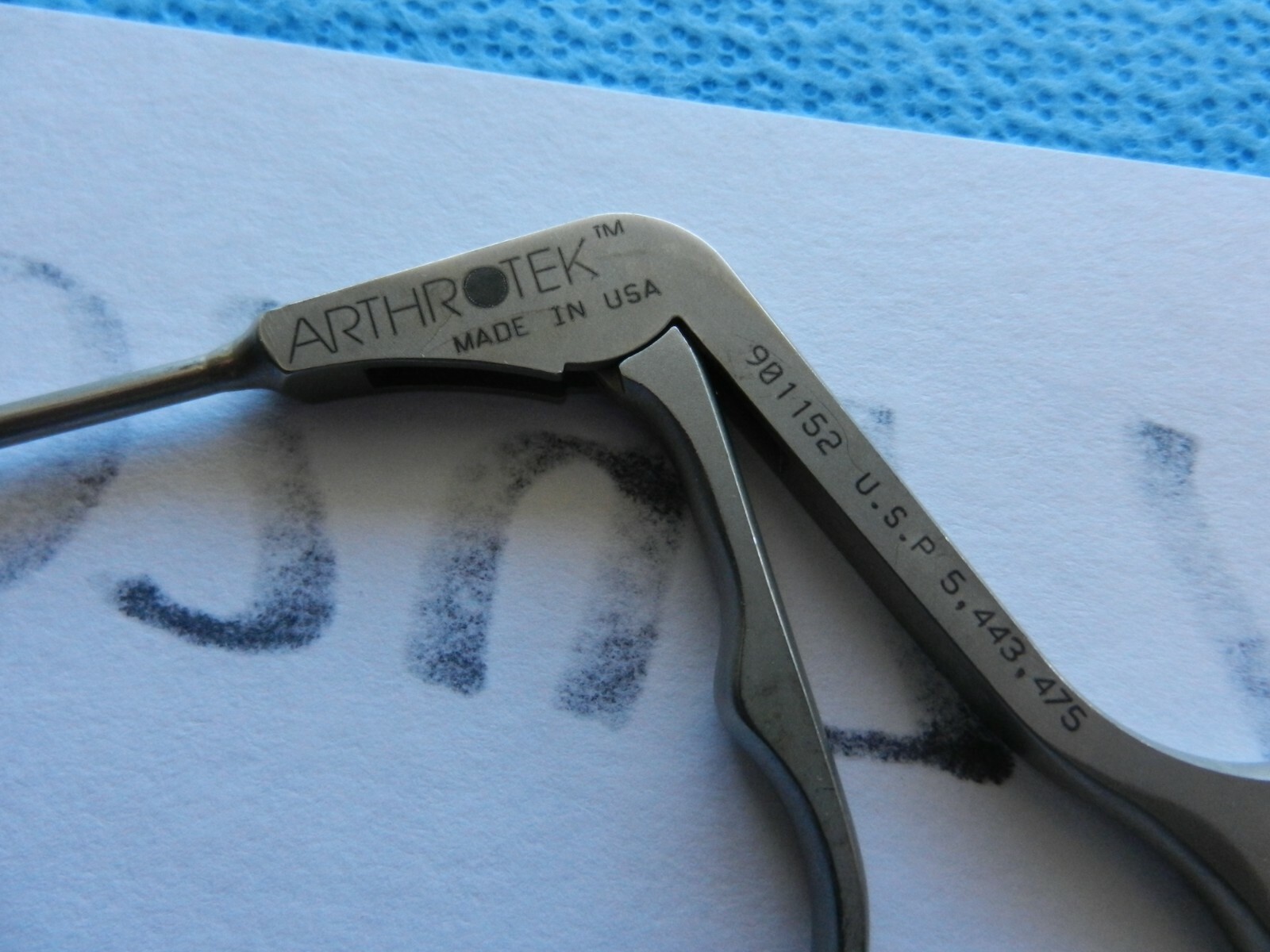 D2477 Arthrotek Surgical 2.75mm Left Wide Back Biter 901152