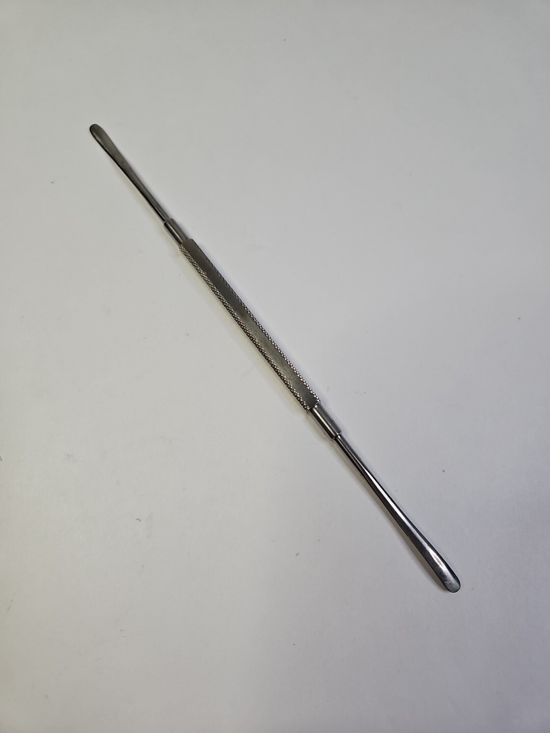 Weck 036500 Freer Elevator, Double End, Narrow, Sharp/Blunt, Curved, 4.5mm, 7-5/