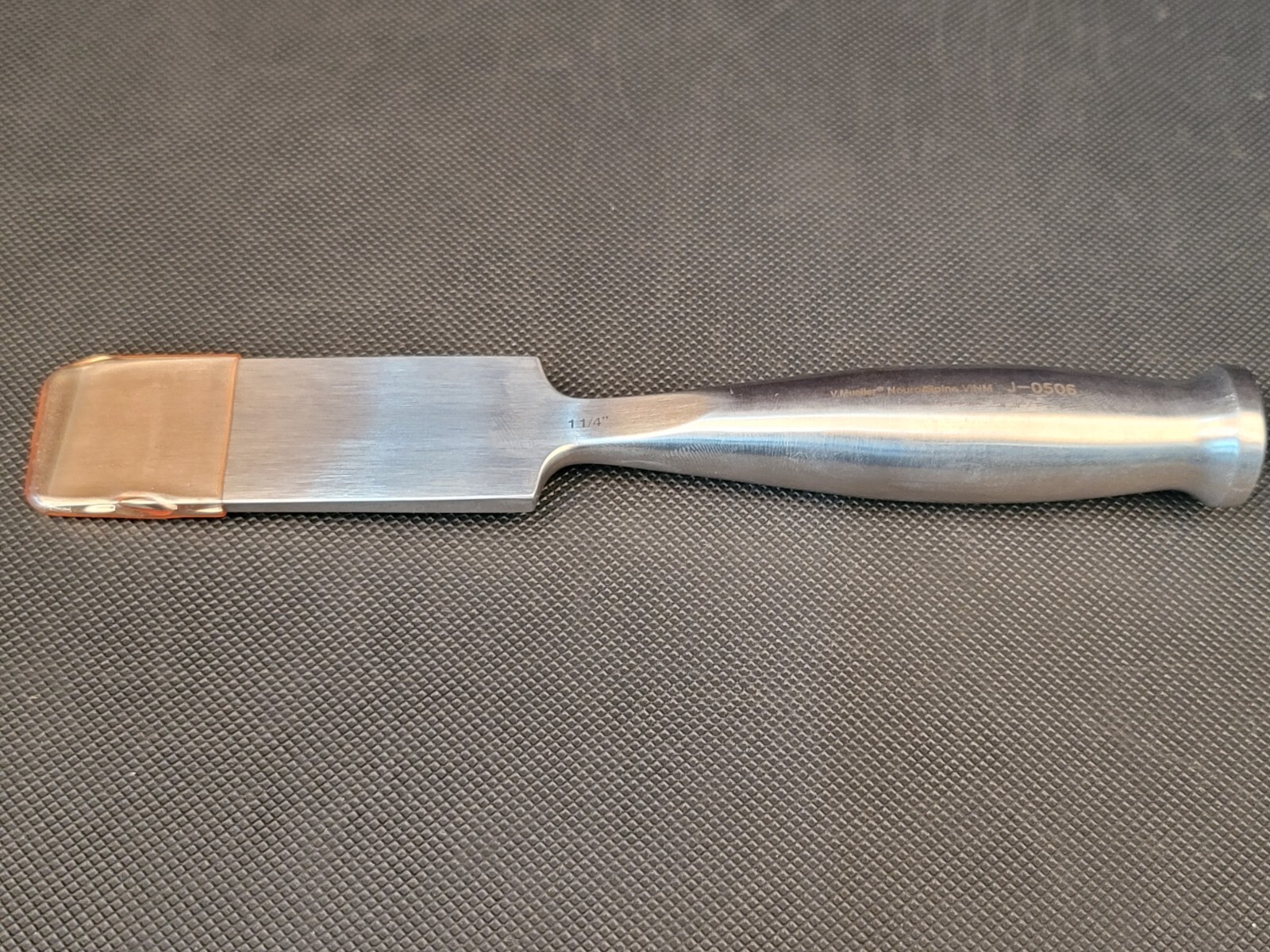 V. Mueller J-0506 Smith Peterson Osteotome Straight 1-1/4″ 8″