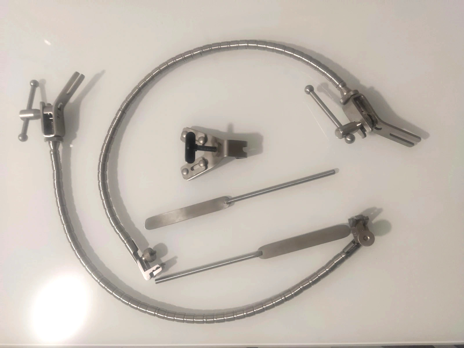 Aesculap FF270R Yasargil Flexible Arm Leyla Self Brain Retractor Neurosurgery