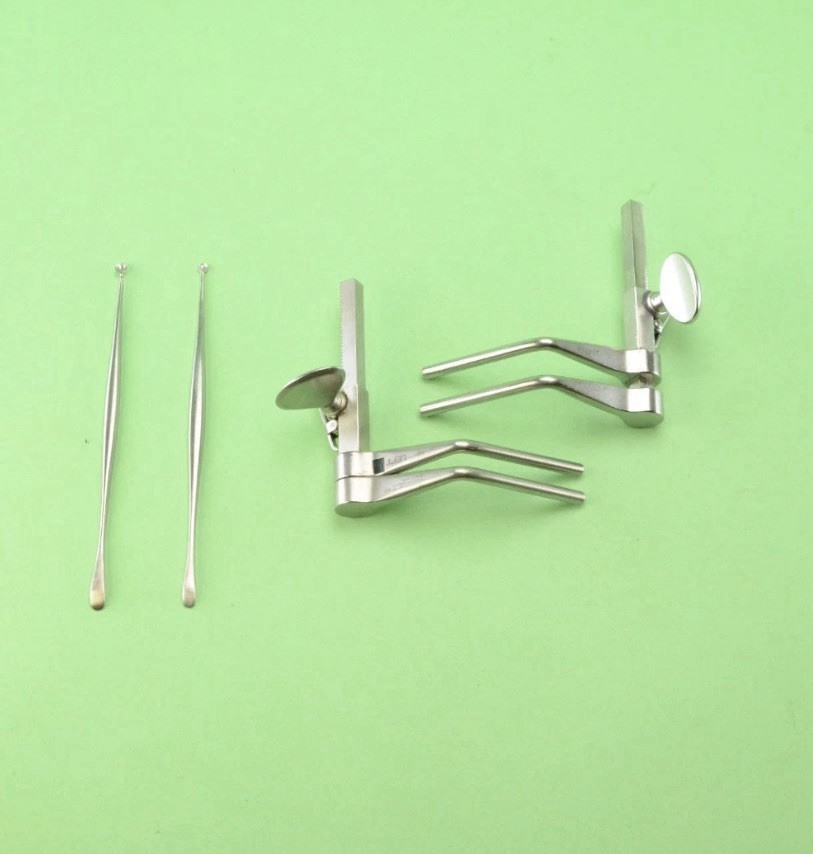 Aesculap FF901R (Left) and FF891R (Right) Cervical Distractors MRG10868