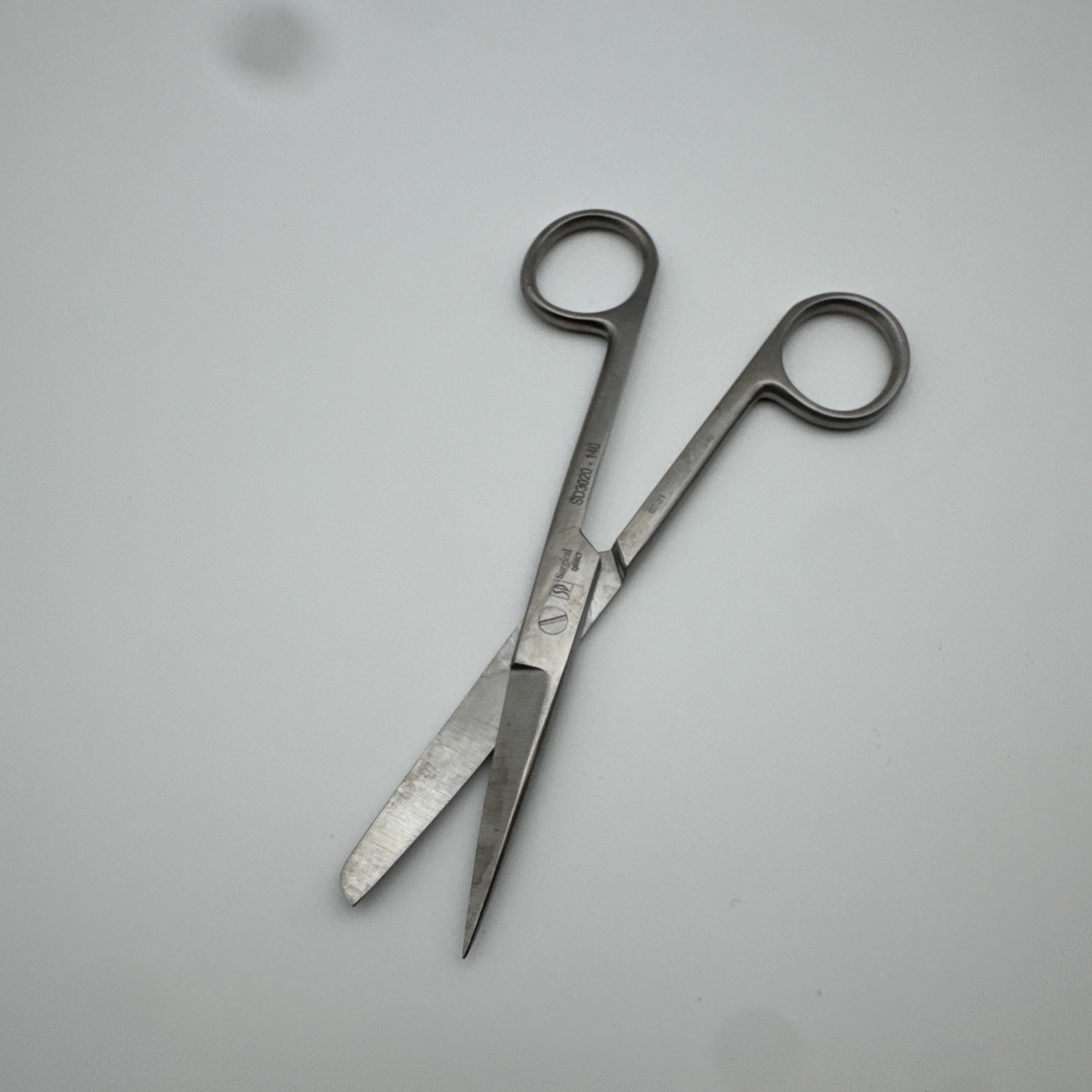 Surgical Direct SD3020-14 Standard Operating Scissors, SH/BL, Straight, 5.5