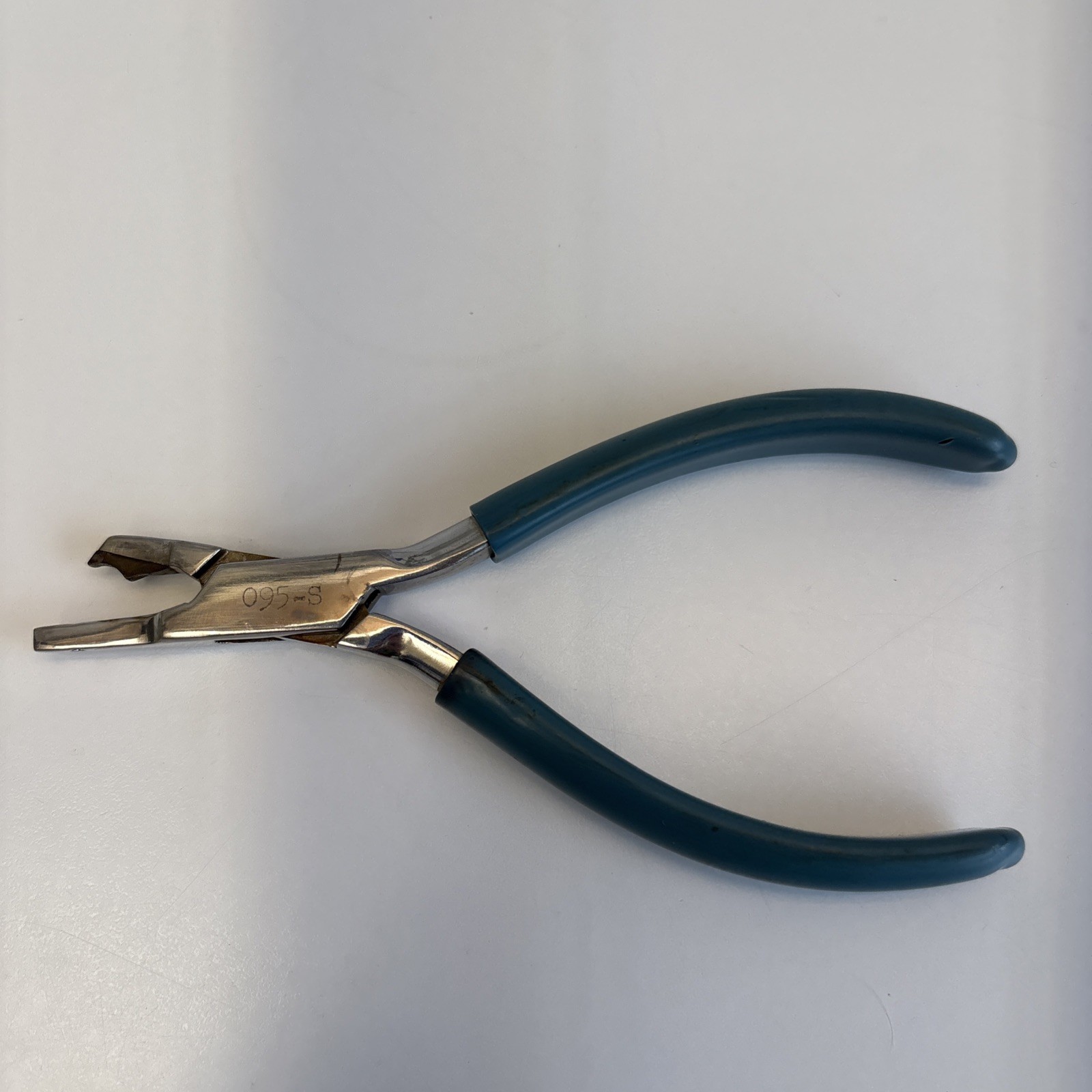 Orthopli Corp Dental Ortho Bracket & Adhesive Removing Pliers #095-S Phila PA