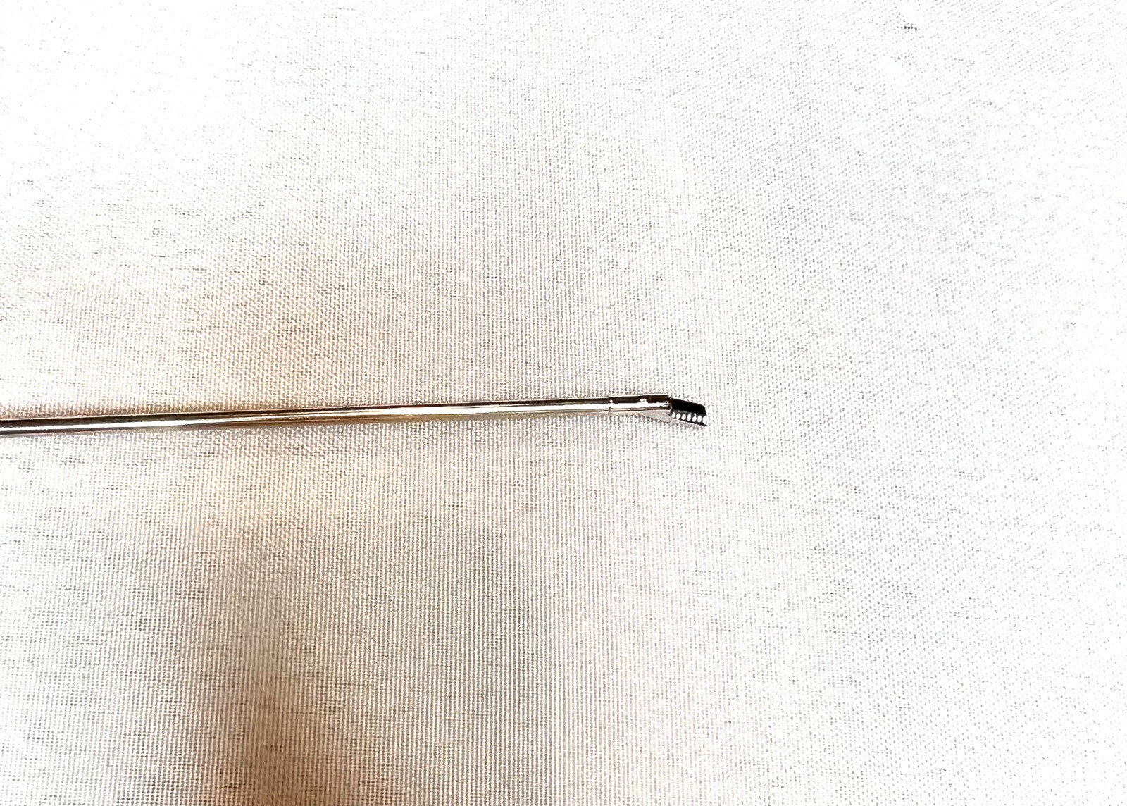 Symmetry Codman 1010208 Scissors 20° Tip Short Serrated Left Loop ARTHROSCOPY