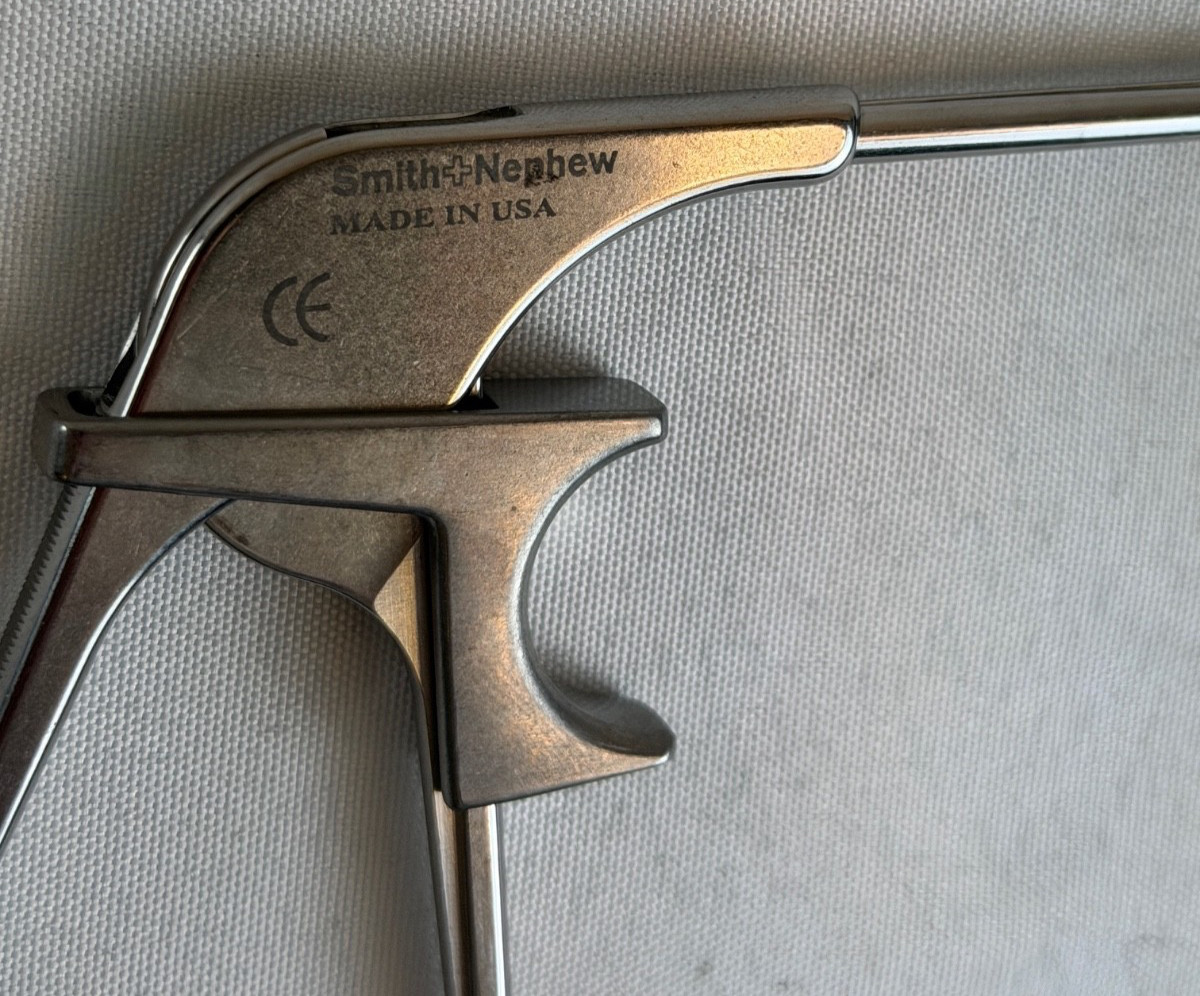 Smith & Nephew 7209493 Elite Predator Tissue Grasper w/ Slide Lock Arthroscopy