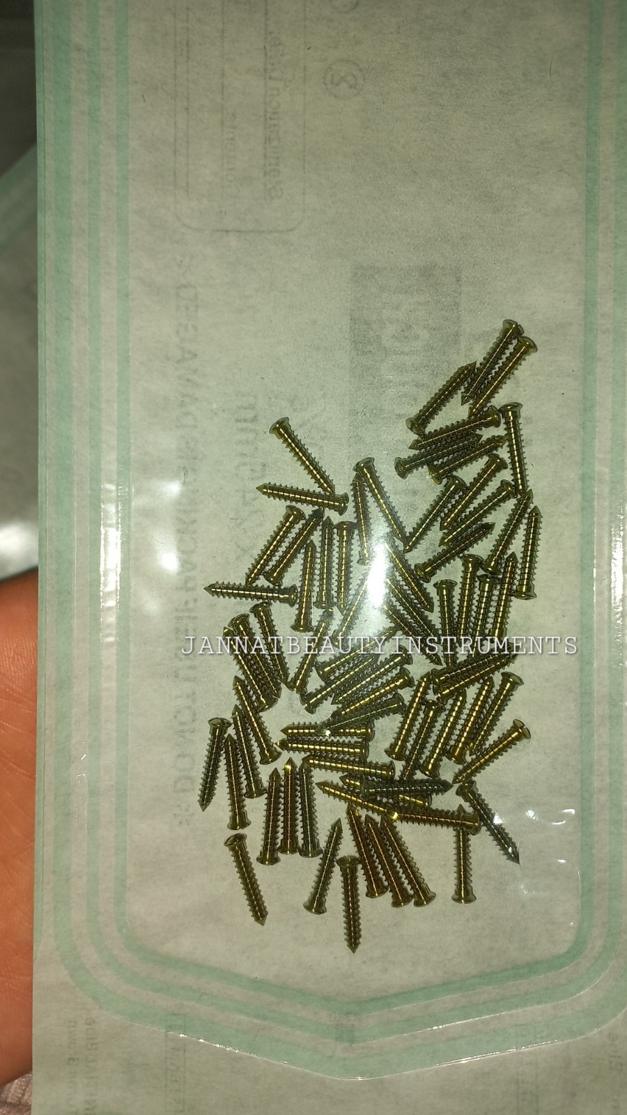 Maxillofacial CMF Titanium Screws 1.5mm, 2.0mm, 2.5mm 470pc With 3 Drivers